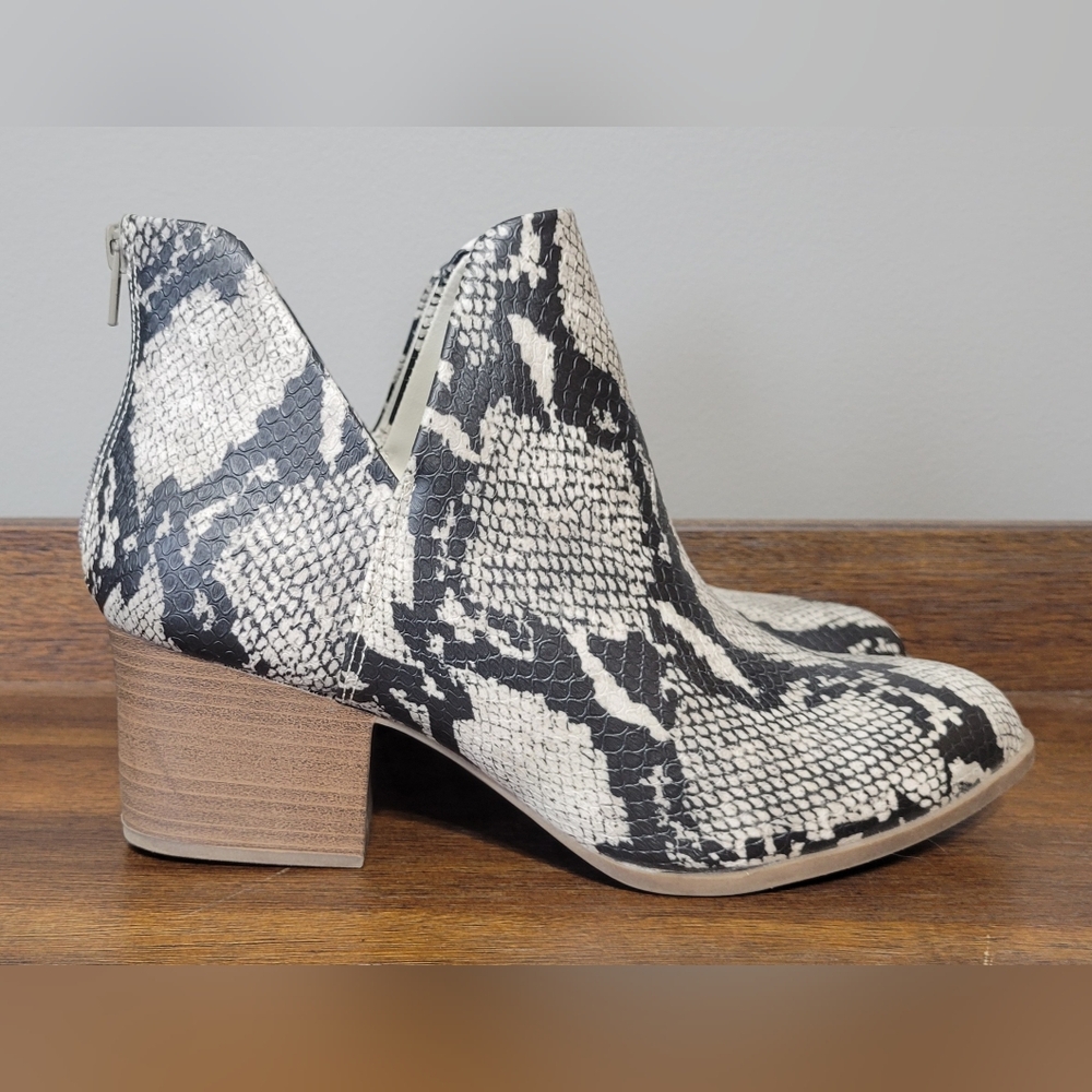 SO Snake Ankle Boots - Picture 2 of 10